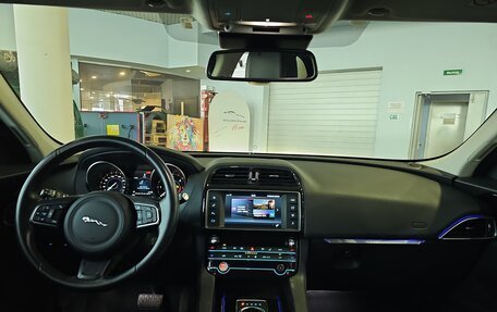 Jaguar F-Pace, 2017 год, 2 700 000 рублей, 29 фотография