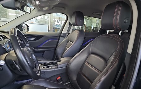 Jaguar F-Pace, 2017 год, 2 700 000 рублей, 30 фотография