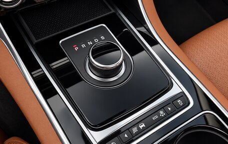 Jaguar XE I рестайлинг, 2016 год, 2 700 000 рублей, 9 фотография
