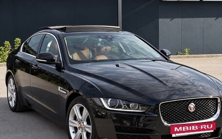 Jaguar XE I рестайлинг, 2016 год, 2 700 000 рублей, 8 фотография