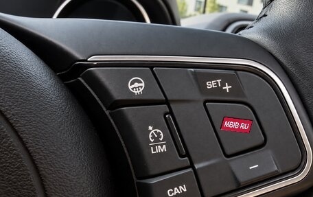 Jaguar XE I рестайлинг, 2016 год, 2 700 000 рублей, 20 фотография