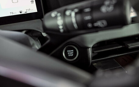 Toyota RAV4, 2025 год, 4 120 000 рублей, 16 фотография
