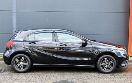 Mercedes-Benz A-Класс, 2015 год, 1 499 000 рублей, 3 фотография