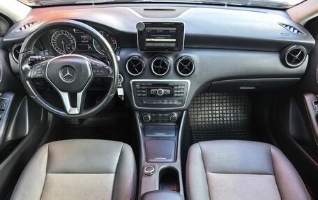 Mercedes-Benz A-Класс, 2015 год, 1 499 000 рублей, 6 фотография