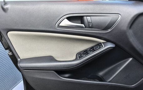Mercedes-Benz A-Класс, 2015 год, 1 499 000 рублей, 11 фотография