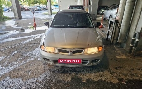 Mitsubishi Carisma I, 1998 год, 220 000 рублей, 1 фотография