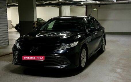 Toyota Camry, 2021 год, 3 300 000 рублей, 2 фотография