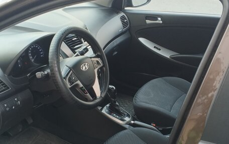 Hyundai Solaris II рестайлинг, 2015 год, 750 000 рублей, 3 фотография