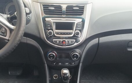 Hyundai Solaris II рестайлинг, 2015 год, 750 000 рублей, 2 фотография
