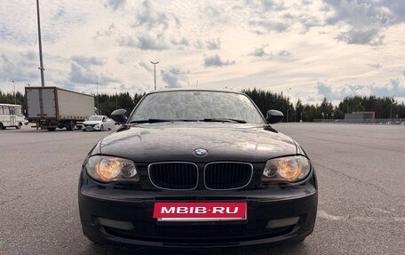 BMW 1 серия, 2011 год, 700 000 рублей, 2 фотография
