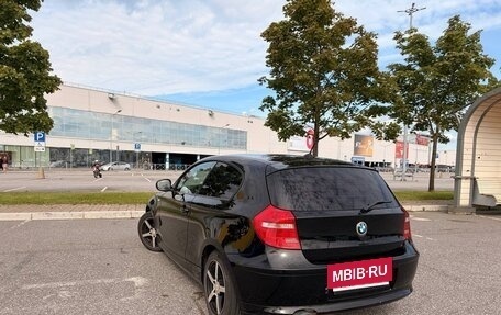 BMW 1 серия, 2011 год, 700 000 рублей, 6 фотография