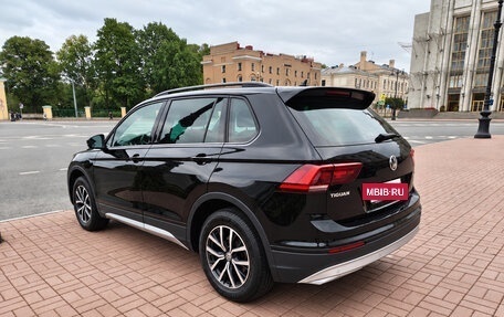 Volkswagen Tiguan II, 2019 год, 2 790 000 рублей, 2 фотография