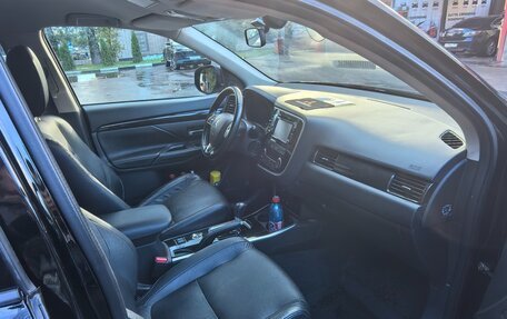 Mitsubishi Outlander III рестайлинг 3, 2017 год, 1 750 000 рублей, 7 фотография