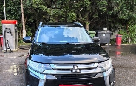 Mitsubishi Outlander III рестайлинг 3, 2017 год, 1 750 000 рублей, 2 фотография