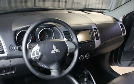 Mitsubishi Outlander III рестайлинг 3, 2012 год, 1 049 000 рублей, 8 фотография