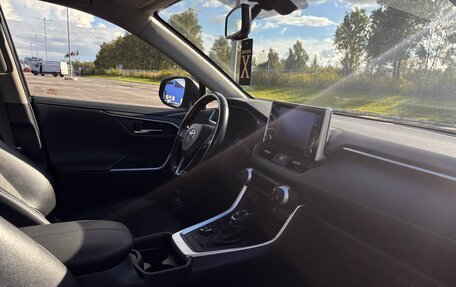 Toyota RAV4, 2021 год, 3 600 000 рублей, 6 фотография