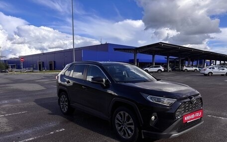 Toyota RAV4, 2021 год, 3 600 000 рублей, 3 фотография