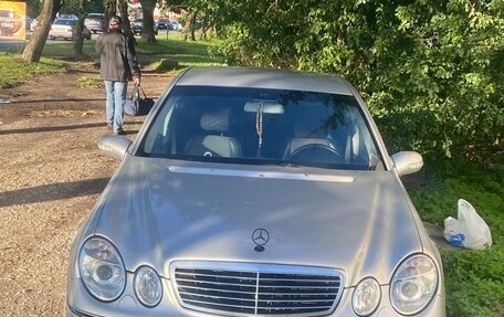 Mercedes-Benz E-Класс, 2003 год, 430 000 рублей, 1 фотография