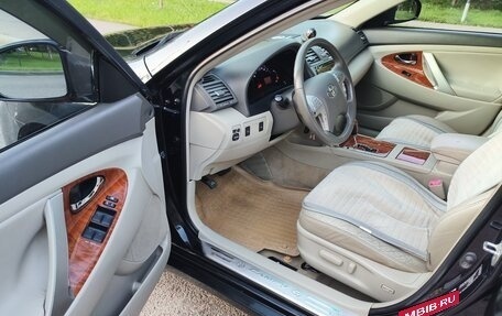 Toyota Camry, 2010 год, 900 000 рублей, 10 фотография