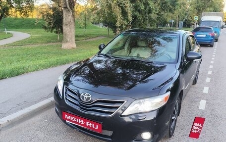 Toyota Camry, 2010 год, 900 000 рублей, 2 фотография