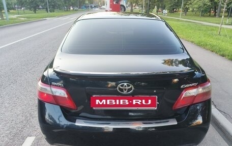 Toyota Camry, 2010 год, 900 000 рублей, 8 фотография