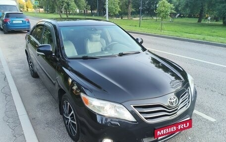 Toyota Camry, 2010 год, 900 000 рублей, 4 фотография