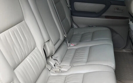 Toyota Land Cruiser 100 рестайлинг 2, 2006 год, 2 280 000 рублей, 15 фотография