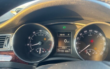 Skoda Superb III рестайлинг, 2010 год, 700 000 рублей, 10 фотография