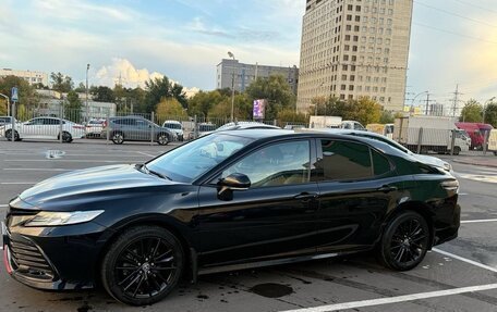 Toyota Camry, 2021 год, 2 800 000 рублей, 4 фотография
