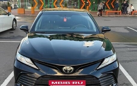Toyota Camry, 2021 год, 2 800 000 рублей, 2 фотография
