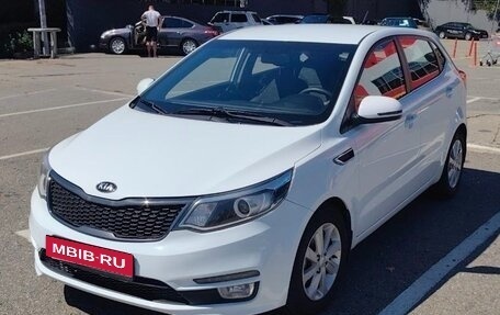 KIA Rio III рестайлинг, 2015 год, 1 050 000 рублей, 2 фотография