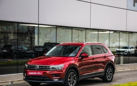 Volkswagen Tiguan II, 2018 год, 2 399 000 рублей, 3 фотография