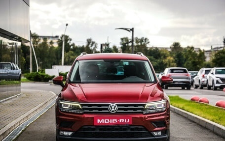 Volkswagen Tiguan II, 2018 год, 2 399 000 рублей, 4 фотография