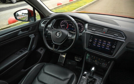 Volkswagen Tiguan II, 2018 год, 2 399 000 рублей, 10 фотография