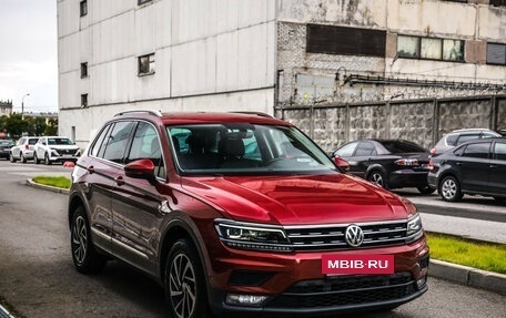 Volkswagen Tiguan II, 2018 год, 2 399 000 рублей, 5 фотография