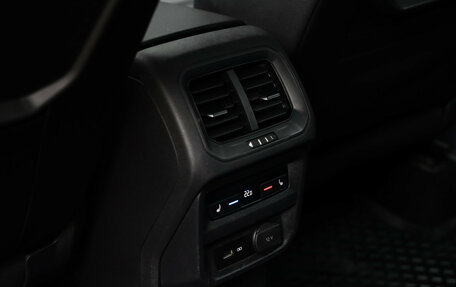Volkswagen Tiguan II, 2018 год, 2 399 000 рублей, 22 фотография