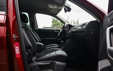 Volkswagen Tiguan II, 2018 год, 2 399 000 рублей, 28 фотография