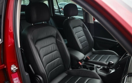 Volkswagen Tiguan II, 2018 год, 2 399 000 рублей, 27 фотография