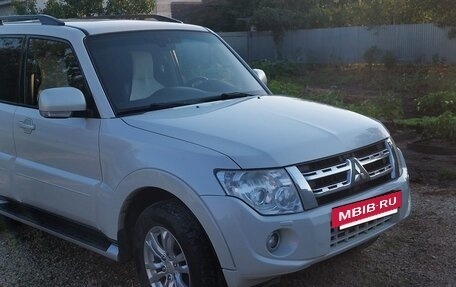 Mitsubishi Pajero IV, 2013 год, 2 130 000 рублей, 5 фотография