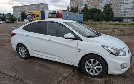 Hyundai Solaris II рестайлинг, 2011 год, 499 000 рублей, 2 фотография