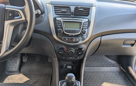Hyundai Solaris II рестайлинг, 2011 год, 499 000 рублей, 9 фотография