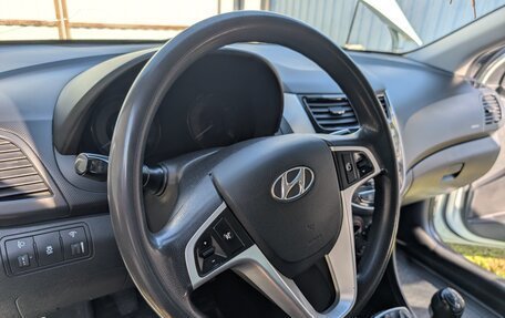 Hyundai Solaris II рестайлинг, 2011 год, 499 000 рублей, 8 фотография