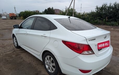 Hyundai Solaris II рестайлинг, 2011 год, 499 000 рублей, 5 фотография