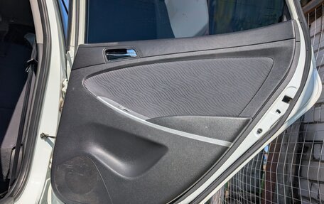 Hyundai Solaris II рестайлинг, 2011 год, 499 000 рублей, 15 фотография