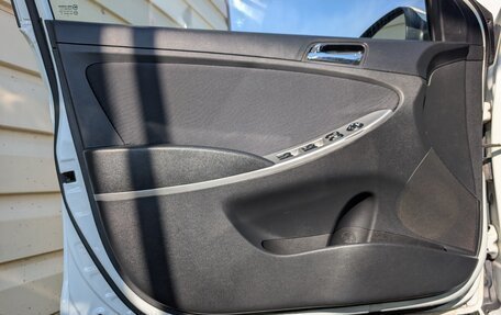 Hyundai Solaris II рестайлинг, 2011 год, 499 000 рублей, 17 фотография