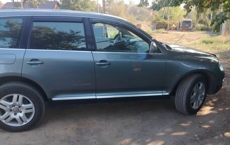 Volkswagen Touareg III, 2003 год, 800 000 рублей, 2 фотография