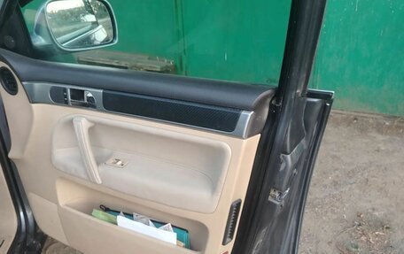 Volkswagen Touareg III, 2003 год, 800 000 рублей, 8 фотография