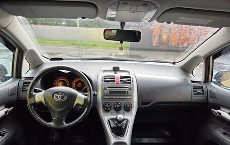 Toyota Auris II, 2008 год, 750 000 рублей, 11 фотография