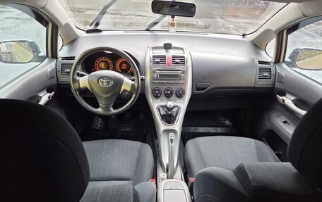 Toyota Auris II, 2008 год, 750 000 рублей, 12 фотография
