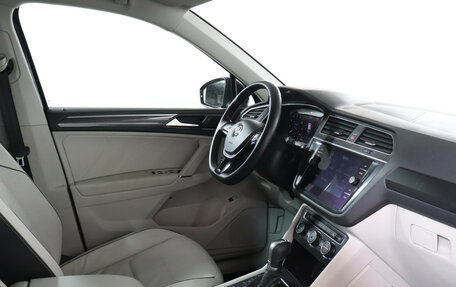Volkswagen Tiguan II, 2017 год, 2 799 000 рублей, 9 фотография